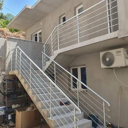 Studio Apartment *